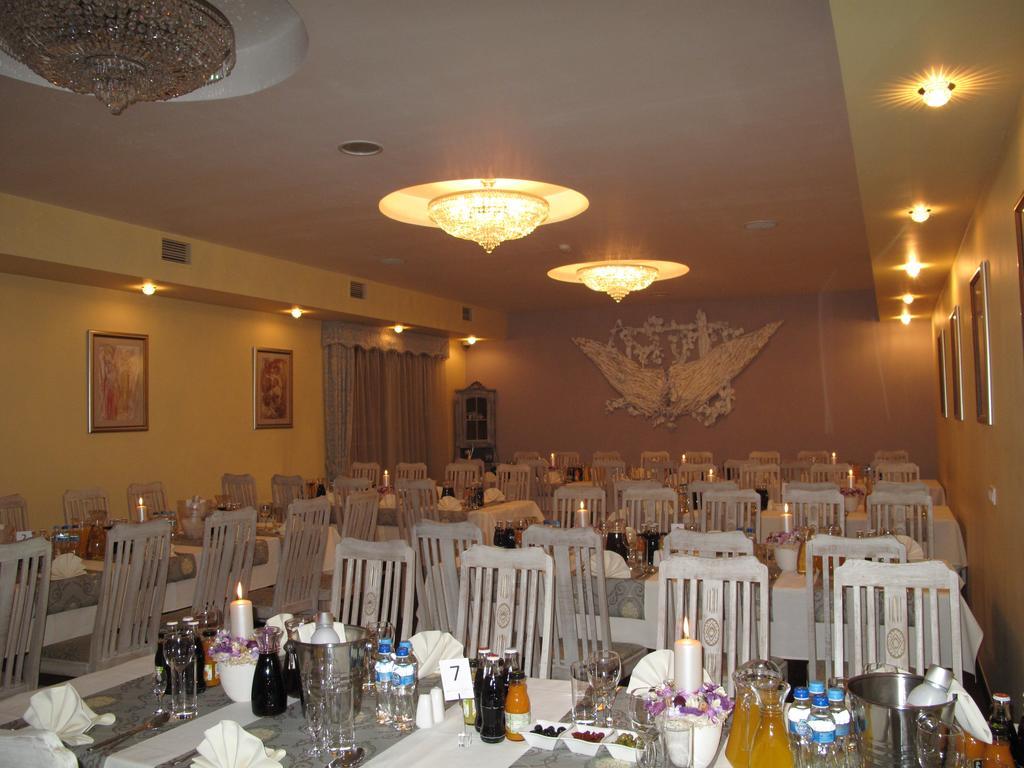 Via Appia Hotel Raszyn Exterior foto