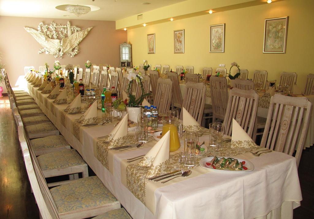 Via Appia Hotel Raszyn Exterior foto